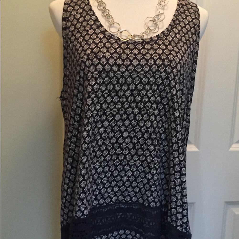 Loft sleeveless navy/cream lace trim swing top
